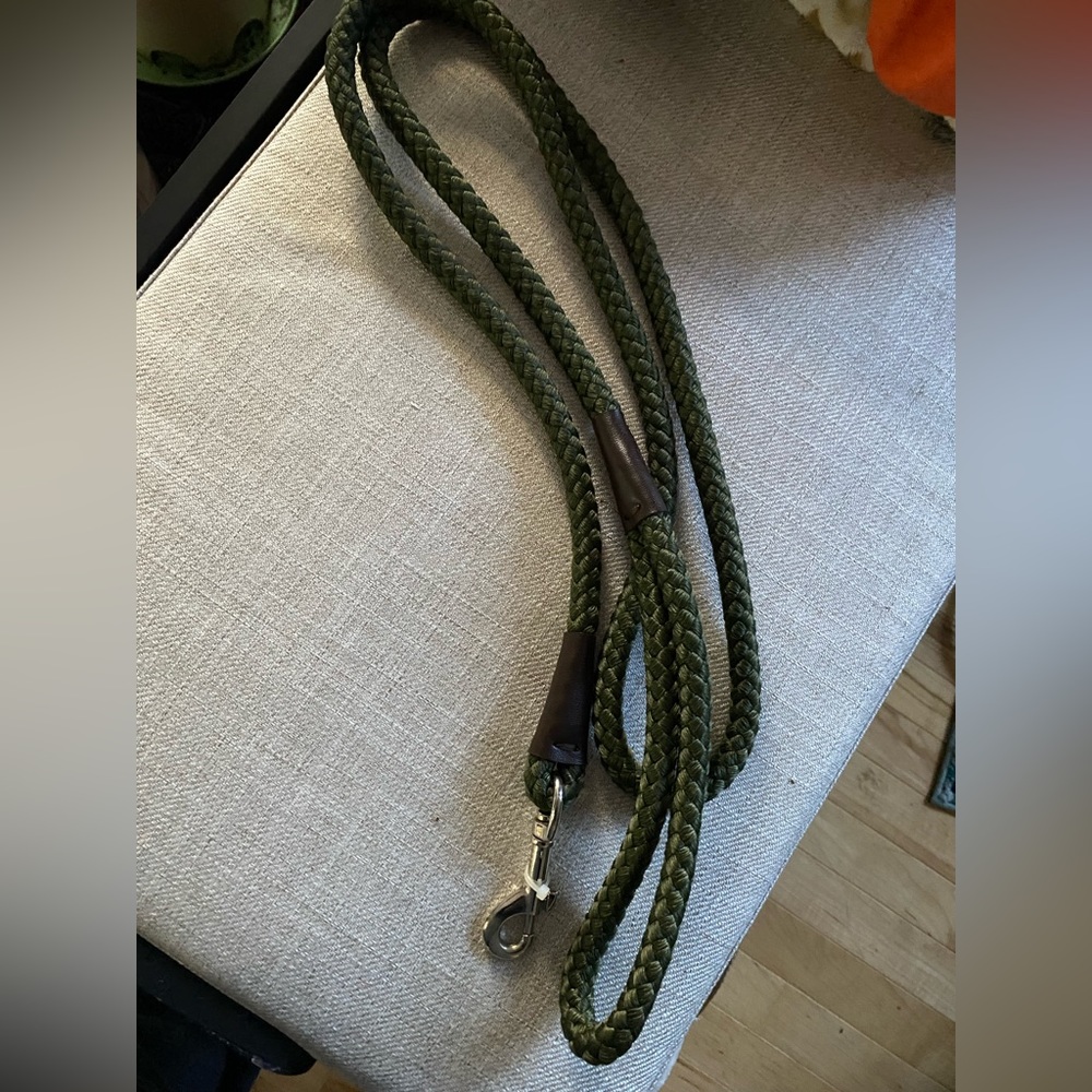 Green rope and brown leather dog leash 6ft